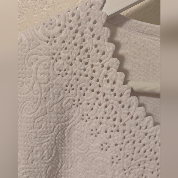 Chances R White Textured Blouse - Picture 4 of 4